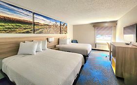 Days Inn & Suites By Wyndham New Iberia